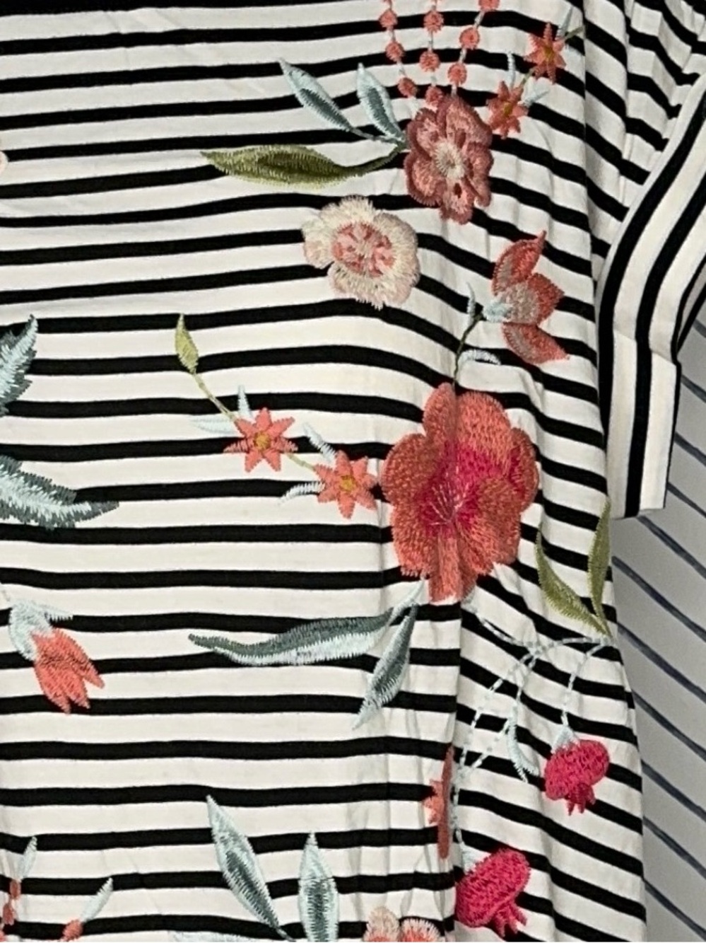 Johnny Was Los Angeles Joya Relaxed striped Floral Embroidered Tee medium - Picture 2 of 6